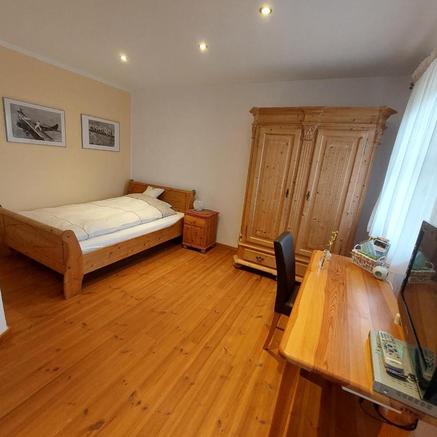 Gastezimmer Nahe Wesslinger See エクステリア 写真